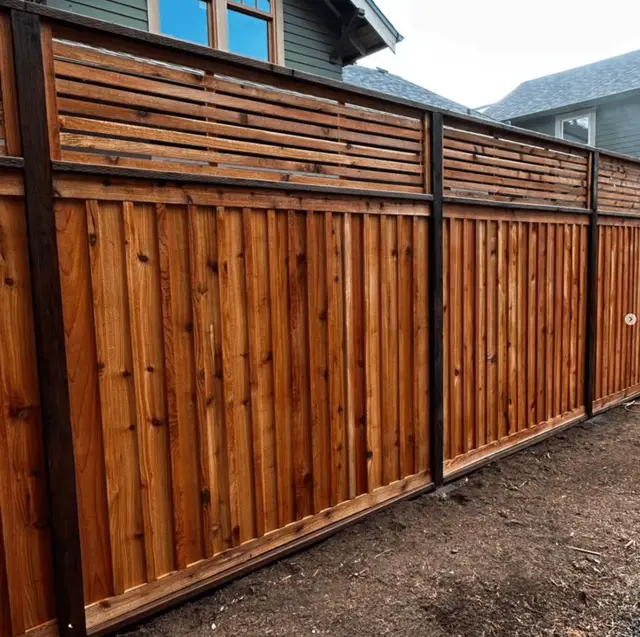 Cedar privacy fence with decorative horizontal top accent in Tualatin OR – Oregon Quality Cuts