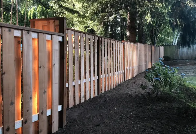 Modern illuminated cedar slat fence design in Lake Oswego OR – Oregon Quality Cuts