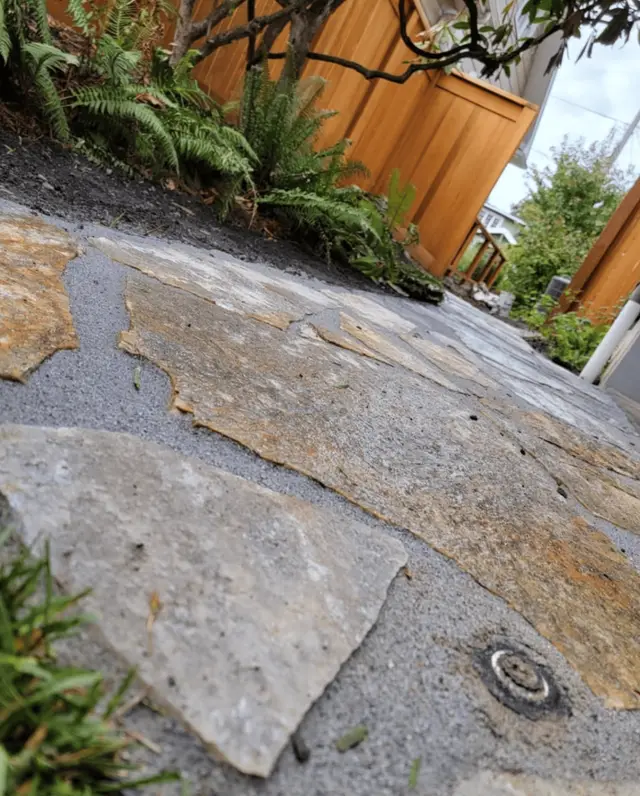 Natural stone paver walkway and landscaping in Tualatin OR – Oregon Quality Cuts hardscaping